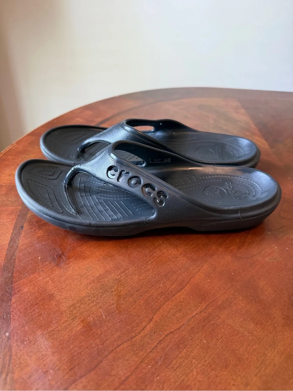 Crocs Baya Flip Flops Men’s Size 11 Black Sandals Casual Waterproof